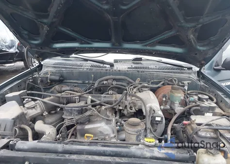 1998 Toyota Tacoma из США, поврежденный, VIN 4TAWM72N2WZ083396